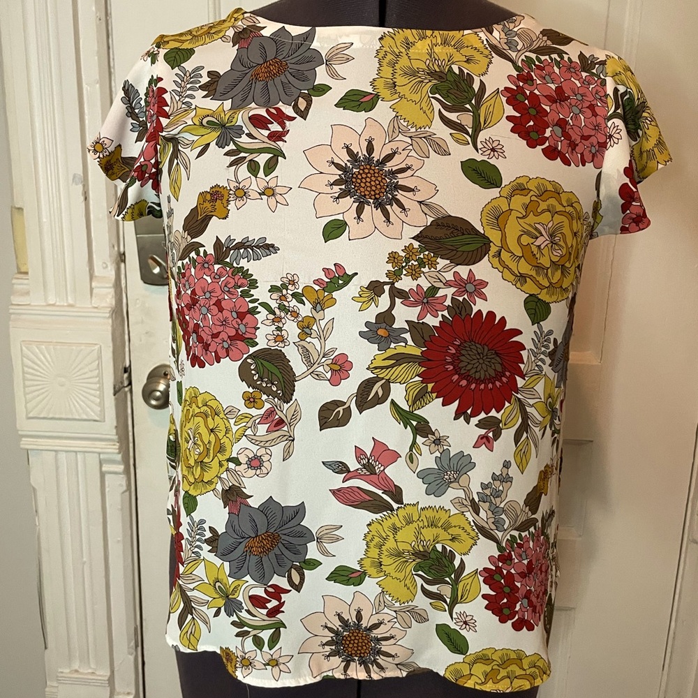 Loft floral petite blouse. Light, airy  & strap neck detail in back